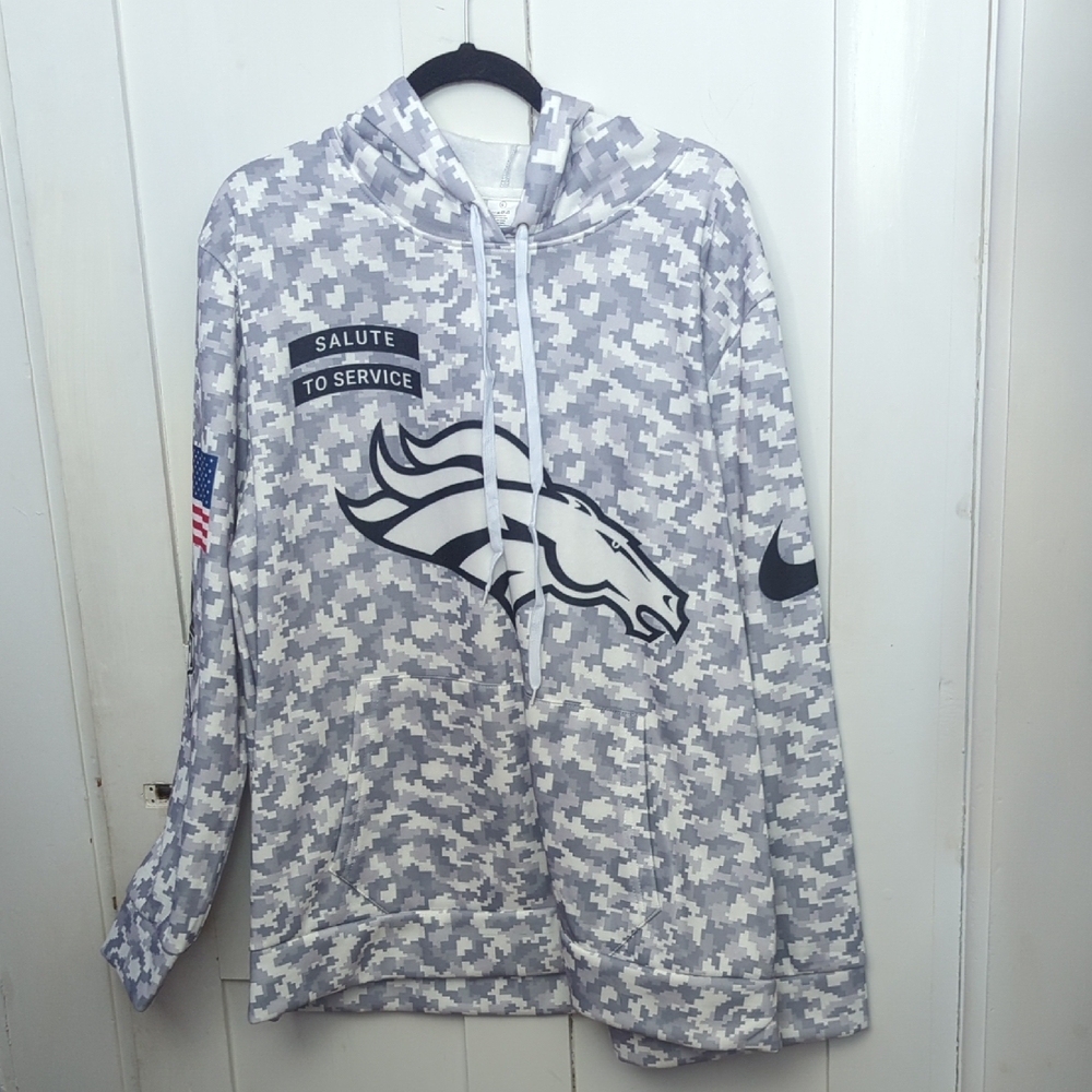 Denver Broncos Salute to Service Hooded Sweatshirt. NWOT.